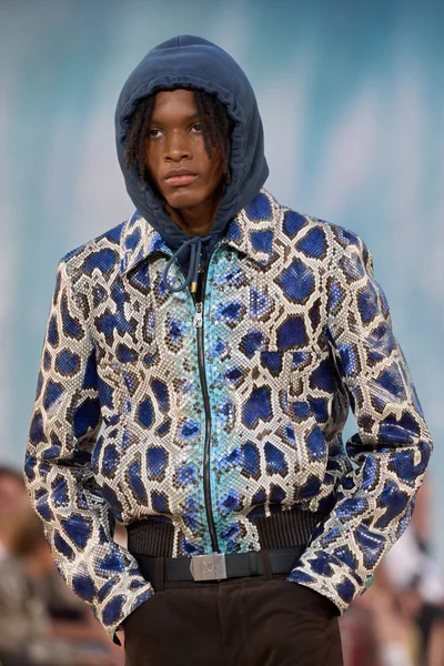 Look 25